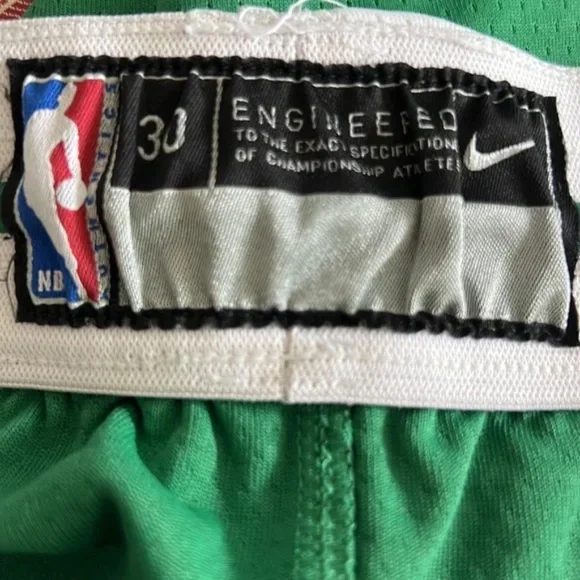 Nike NBA Authentic Boston Celtics Green and White basketball Sports Shorts 30 - Picture 9 of 9
